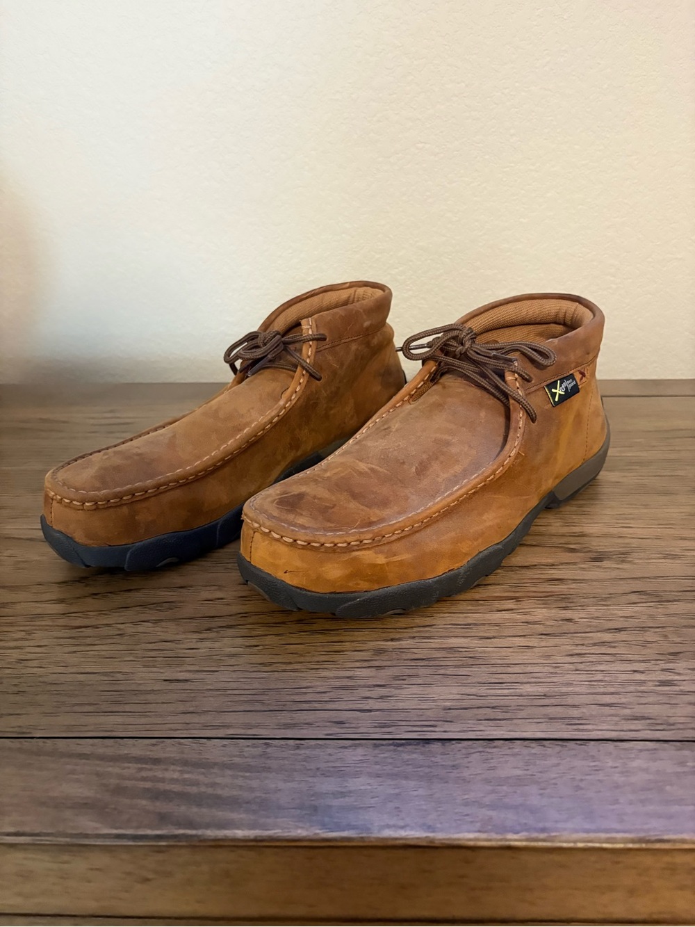 Men's Twisted X Size 10.5W Moc Toe Chukka Boots in Brown